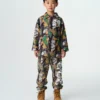 Jachetă Astro Coach pentru copii cu logo Arch Logo și imprimeu camuflaj arbori Jachetă Astro Coach pentru copii cu logo Arch Logo și imprimeu camuflaj arbori