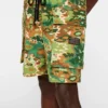 Pantaloni scurți camuflați