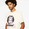 Tricou cu insignă roz