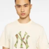 Tricou cu logo-ul New York Yankees în stil Space Camo