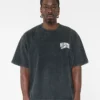 Tricou cu mâneci scurte și imprimeu decolorat Tricou cu mâneci scurte și imprimeu decolorat